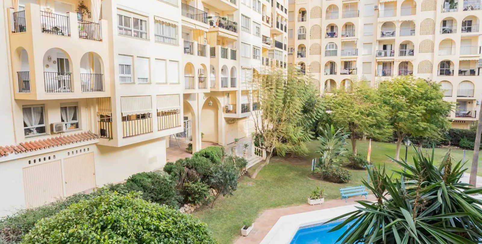 Venta de apartamento en planta media en Fuengirola 46