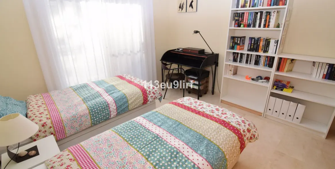 Sale of middle floor apartment in La Cala Golf 17