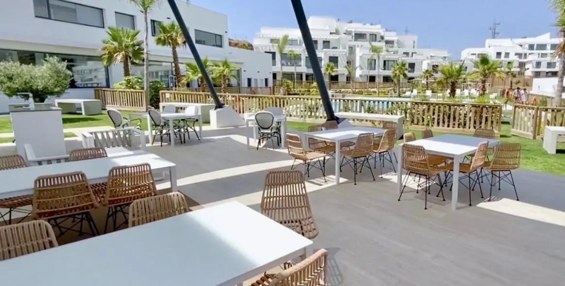 Продажа апартаментов на первом этаже в La Cala de Mijas 2