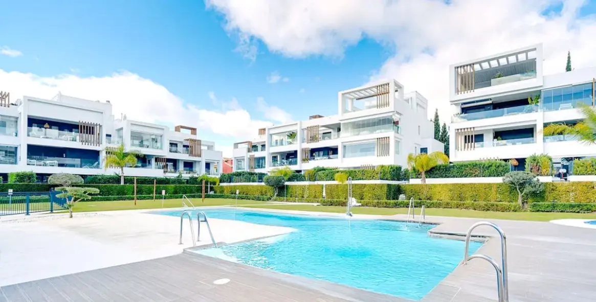 Sale of ground floor apartment in Cancelada 2