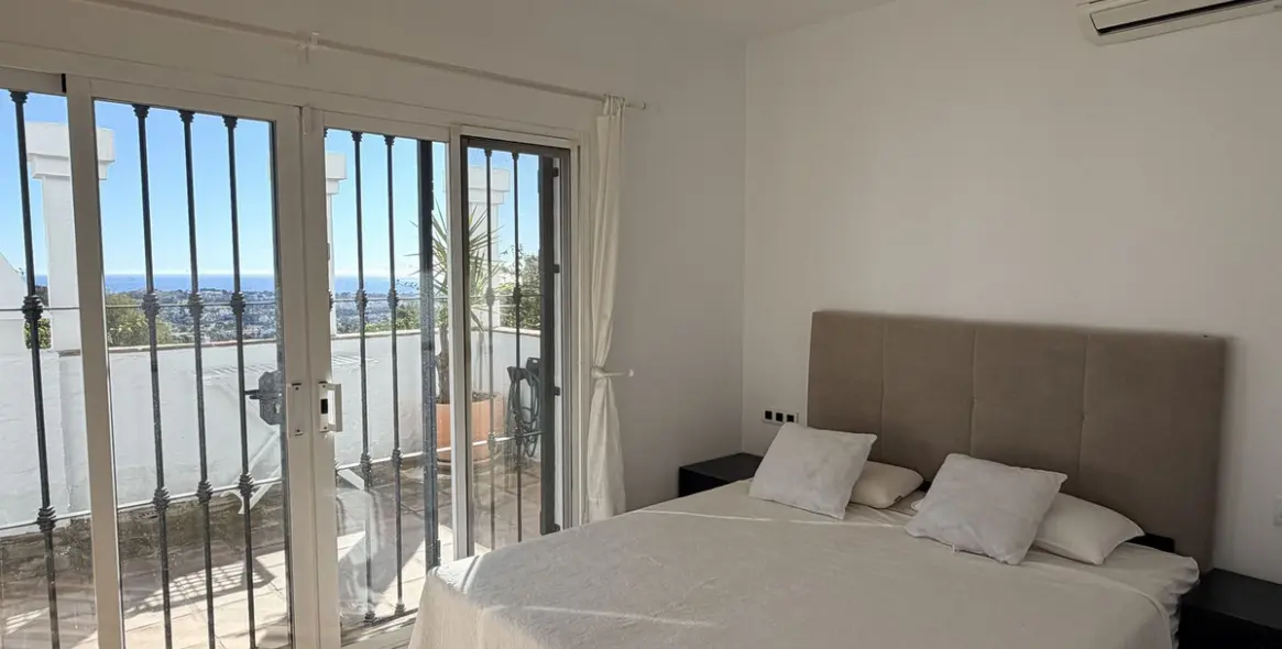 Sale of ground floor apartment in La Quinta 10