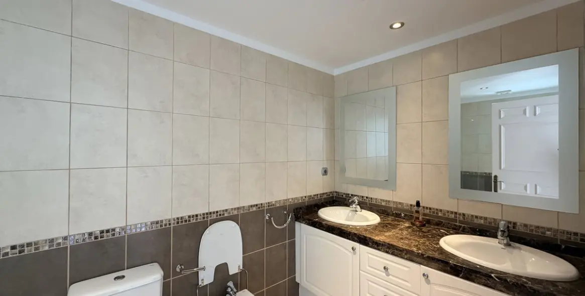 Sale of ground floor apartment in La Quinta 15