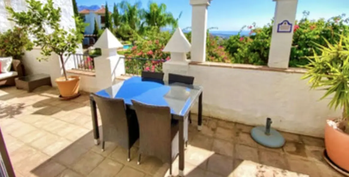 Sale of ground floor apartment in La Quinta 16