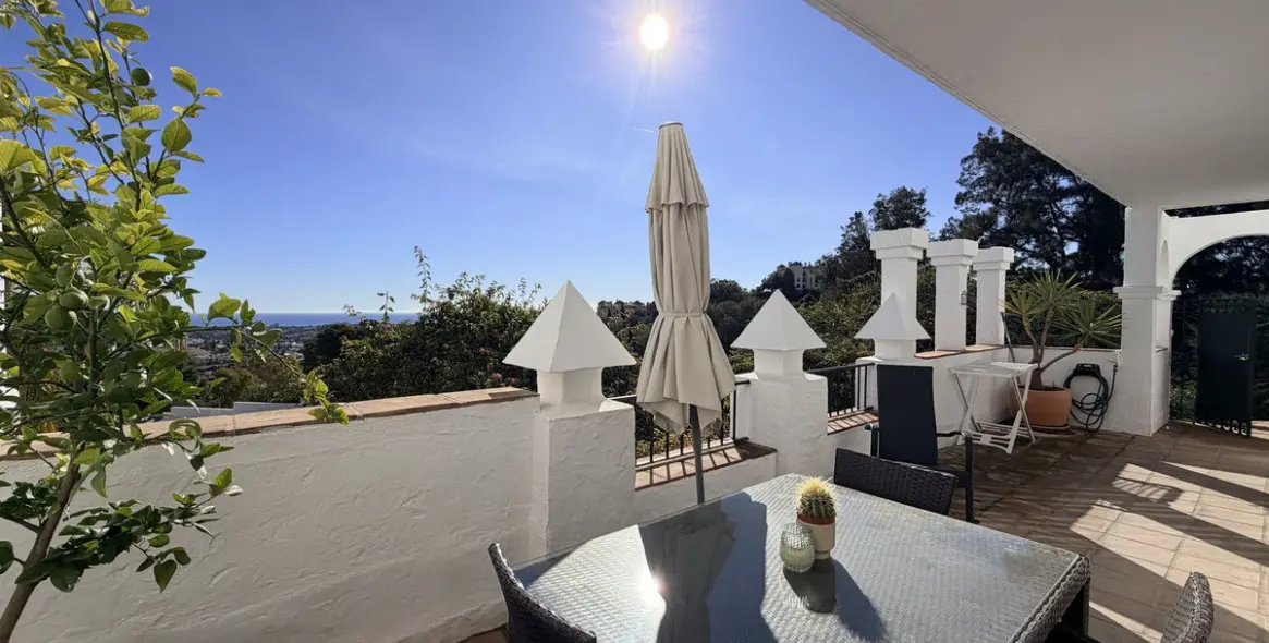 Sale of ground floor apartment in La Quinta 18