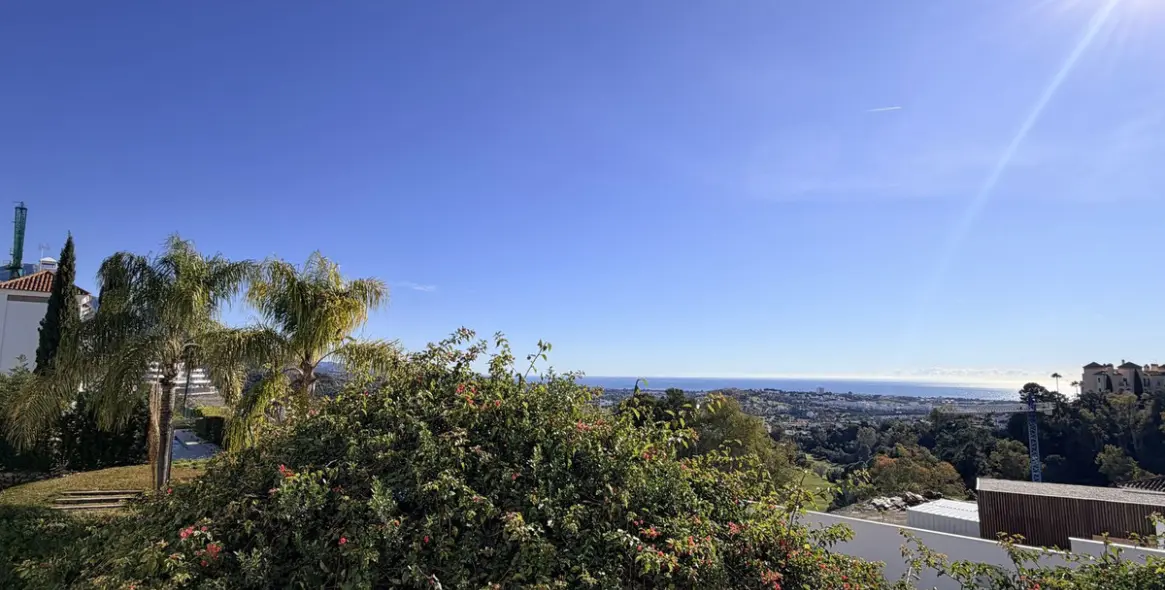 Sale of ground floor apartment in La Quinta 23