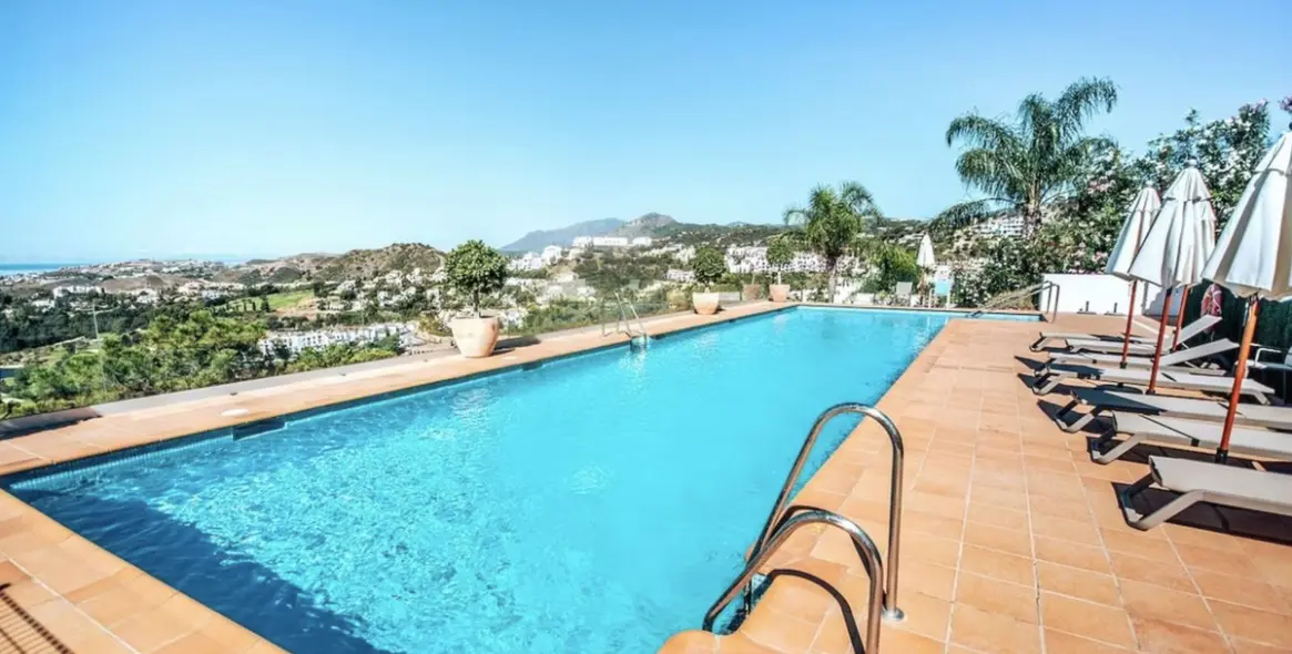 Long-term rent of ground floor apartment in La Quinta 24
