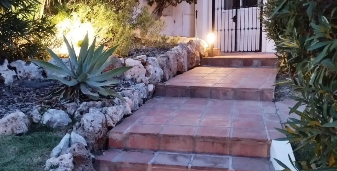 Long-term rent of ground floor apartment in La Quinta 25