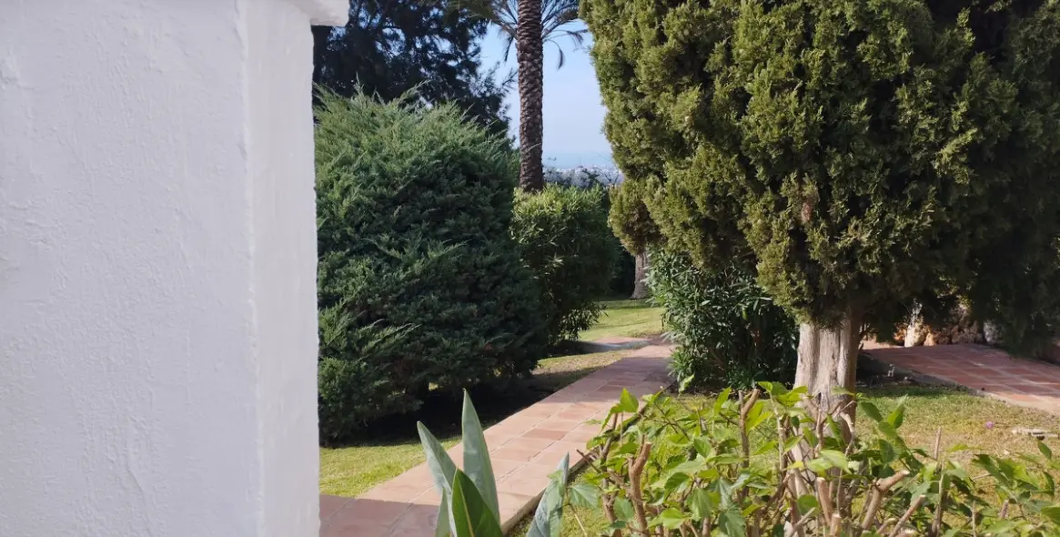 Long-term rent of ground floor apartment in La Quinta 26