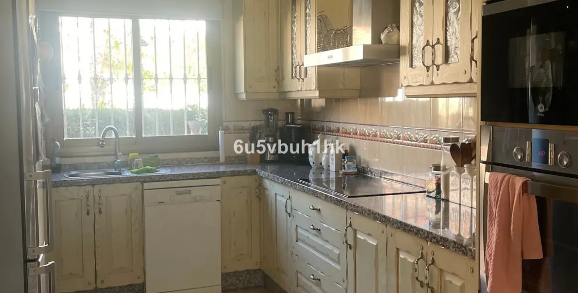 Продажа таунхауса в Estepona 8