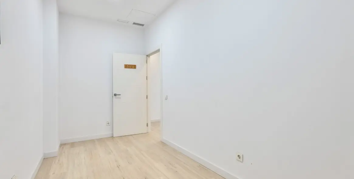 Sale of commercial premises in Mijas Costa 12