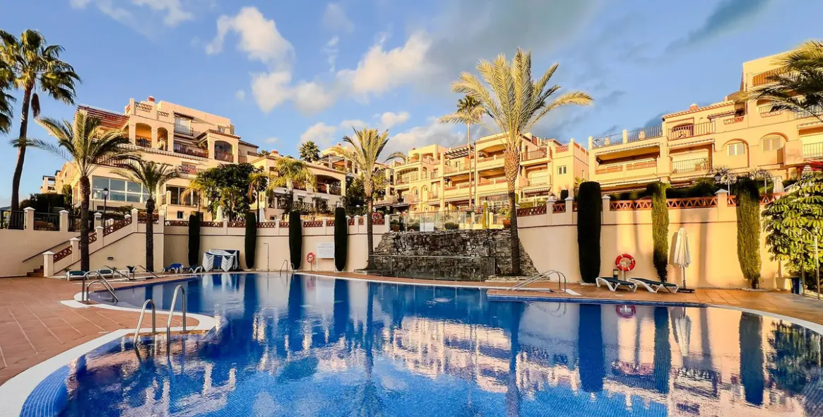 Продажа апартаментов на среднем этаже в Atalaya 2