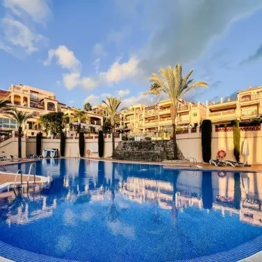 Продажа апартаментов на среднем этаже в Atalaya