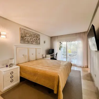 Продажа апартаментов на среднем этаже в Atalaya