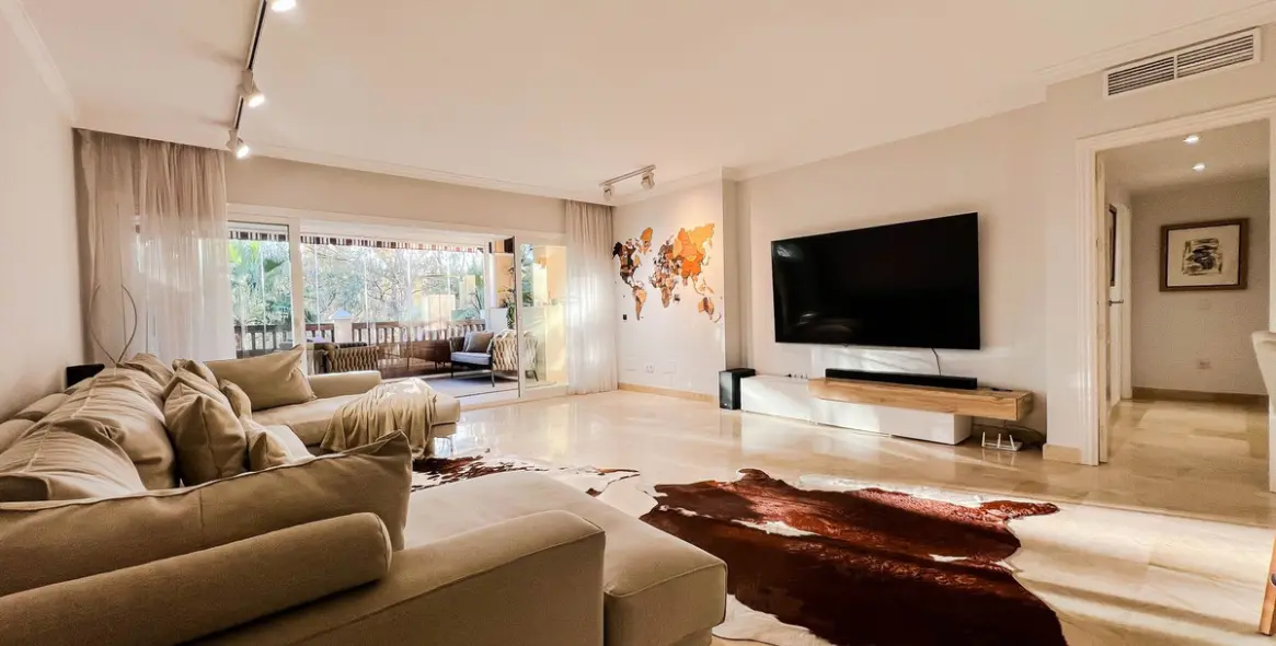 Продажа апартаментов на среднем этаже в Atalaya 8