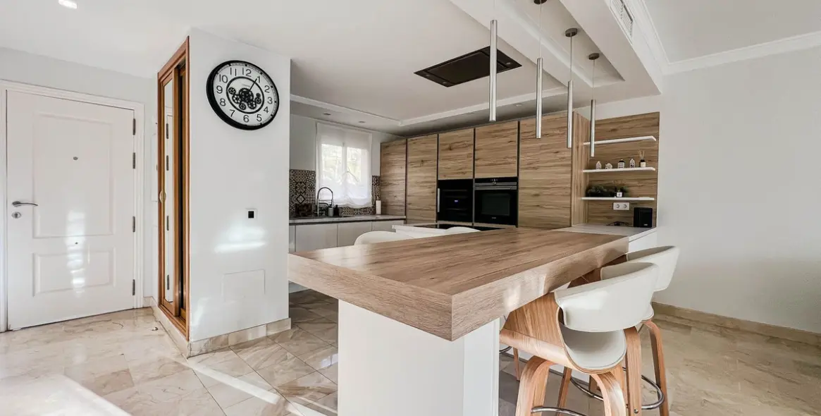 Продажа апартаментов на среднем этаже в Atalaya 11