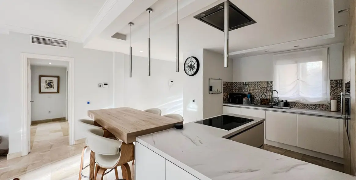 Продажа апартаментов на среднем этаже в Atalaya 12