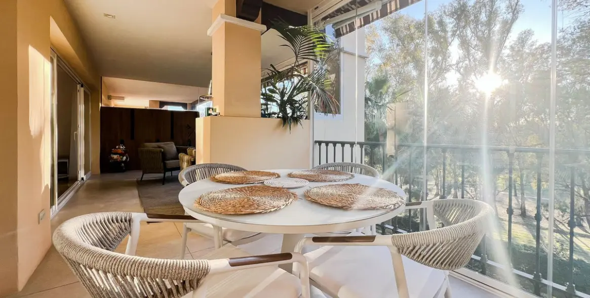 Продажа апартаментов на среднем этаже в Atalaya 19