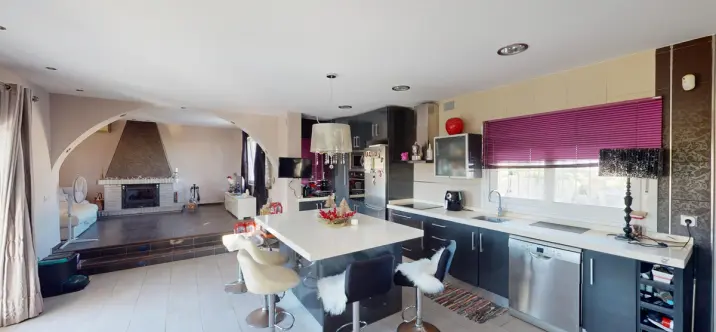 Venta de villa independiente en Benajarafe 2