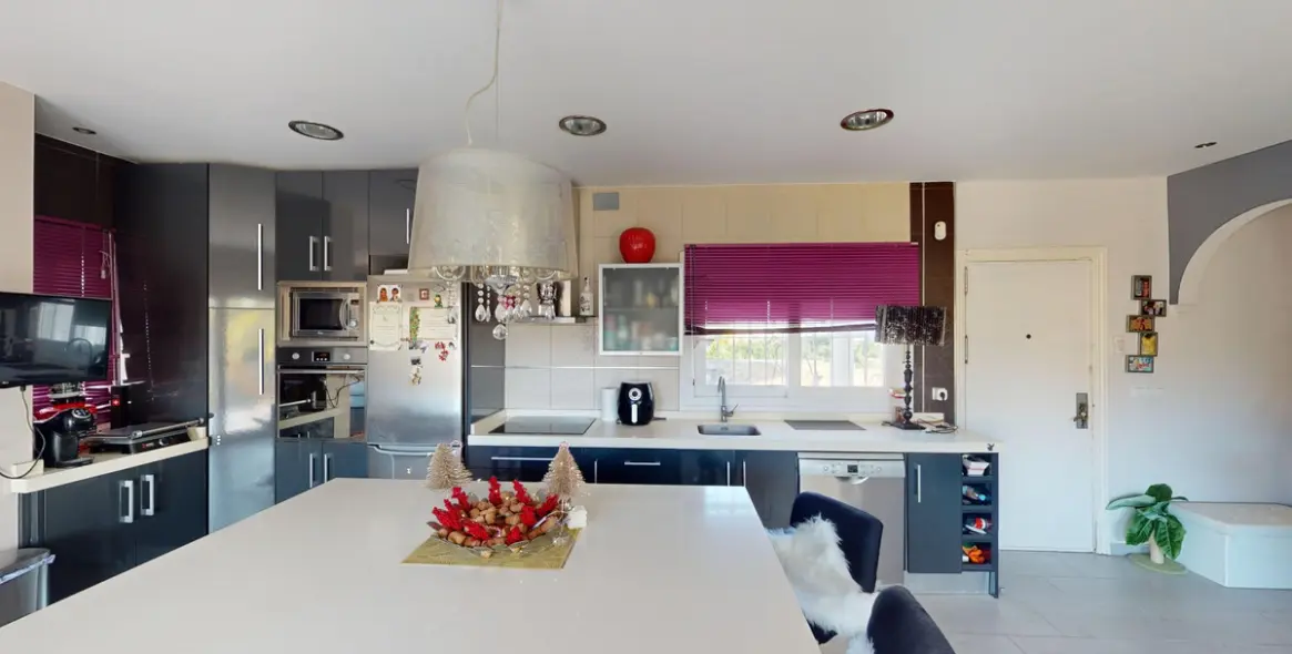 Продажа  отдельно стоящей виллы в Benajarafe 4