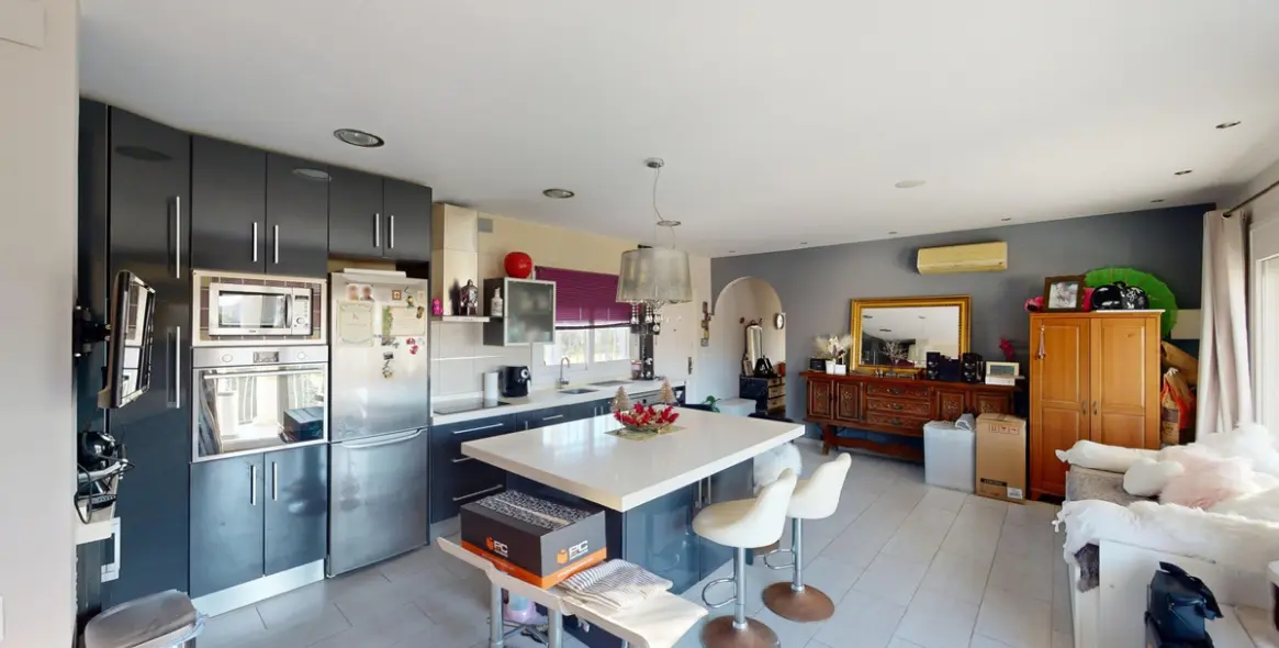 Продажа  отдельно стоящей виллы в Benajarafe 6