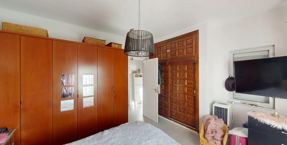 Продажа  отдельно стоящей виллы в Benajarafe 15