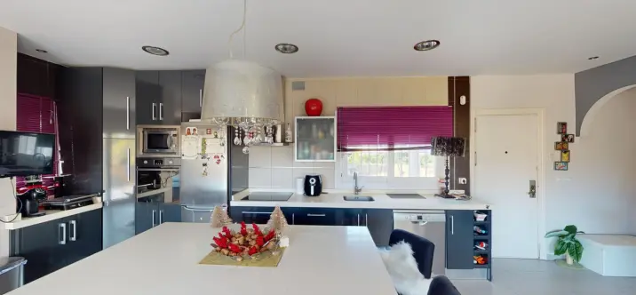 Продажа  отдельно стоящей виллы в Benajarafe 3