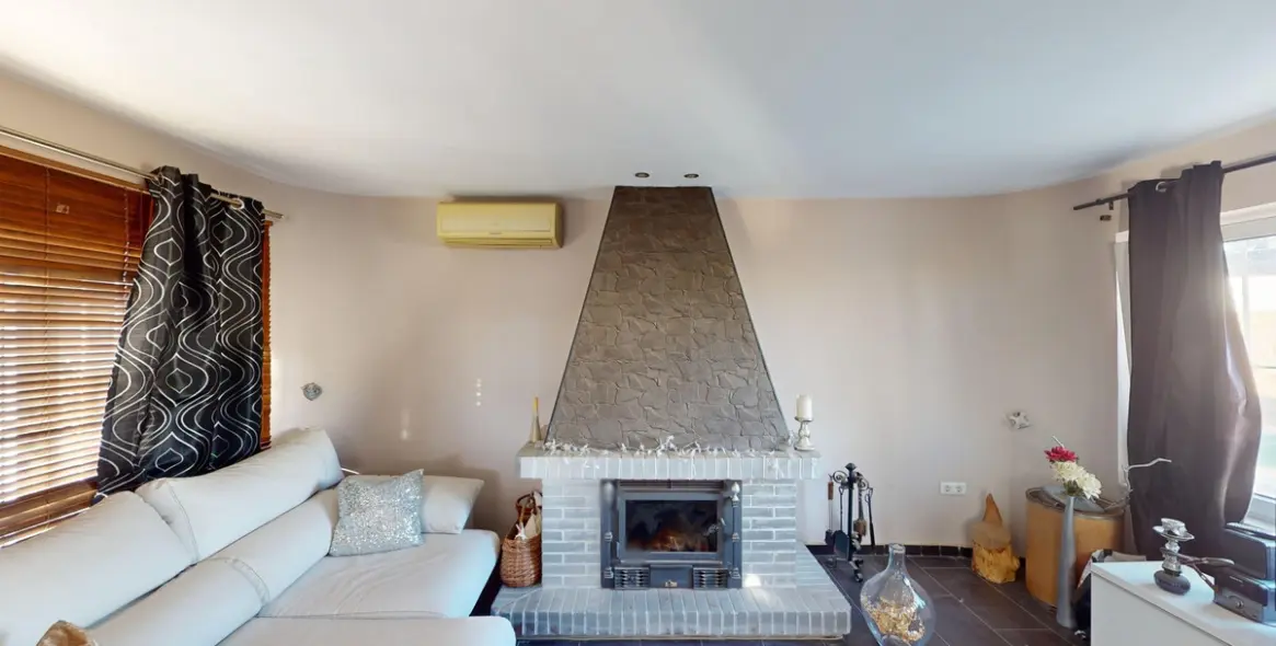 Продажа  отдельно стоящей виллы в Benajarafe 10