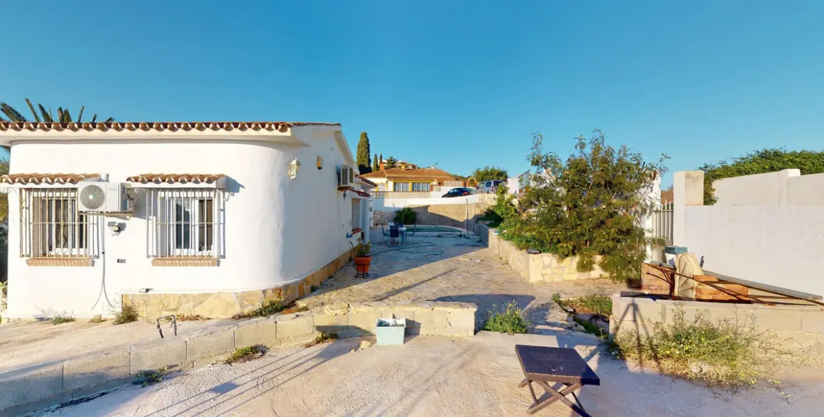 Продажа  отдельно стоящей виллы в Benajarafe 34