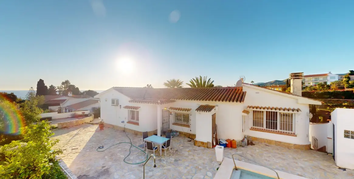 Продажа  отдельно стоящей виллы в Benajarafe 38