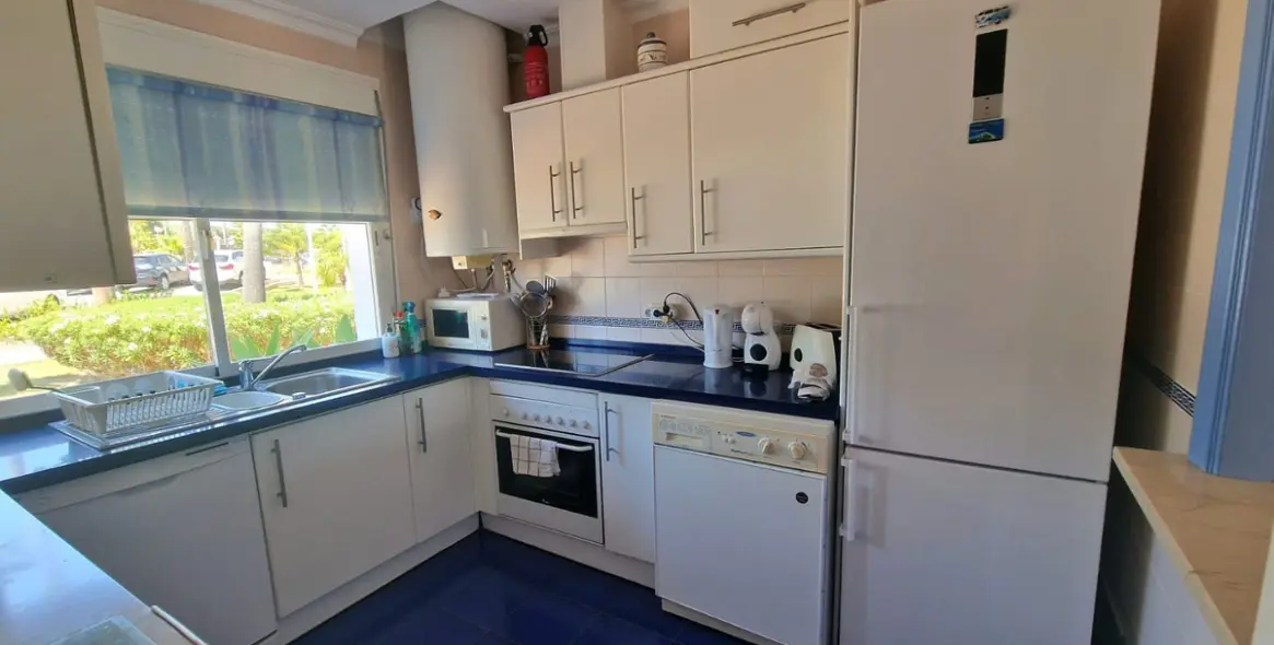 Продажа дома на две семьи в Casares Playa 4