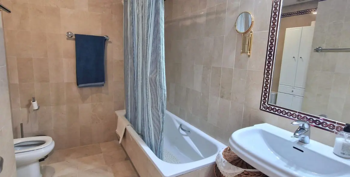 Продажа дома на две семьи в Casares Playa 9