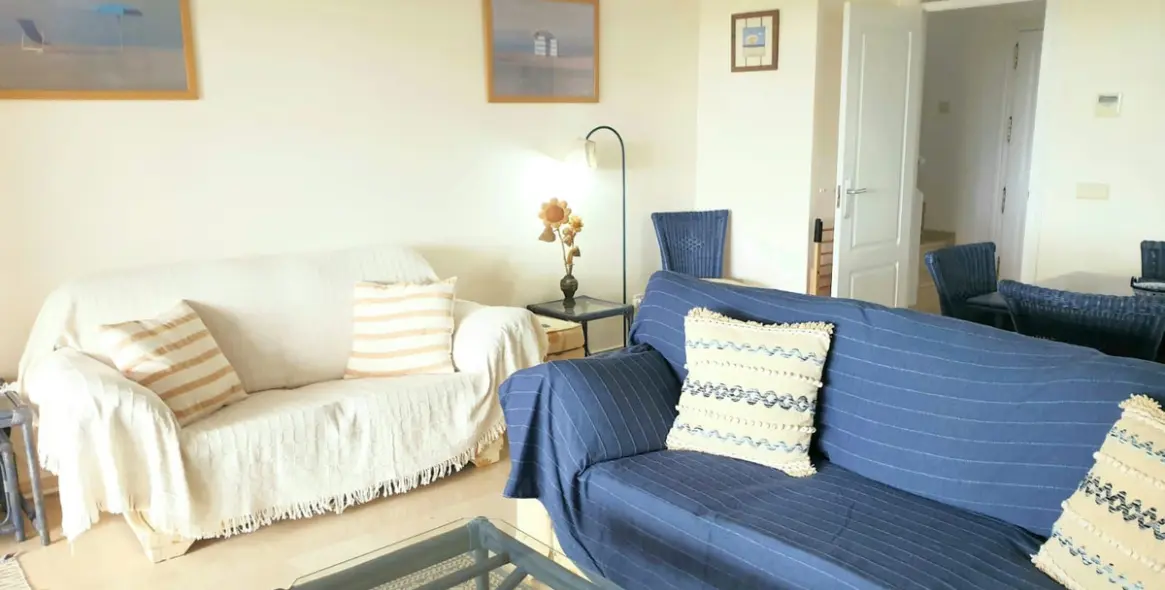 Продажа дома на две семьи в Casares Playa 15