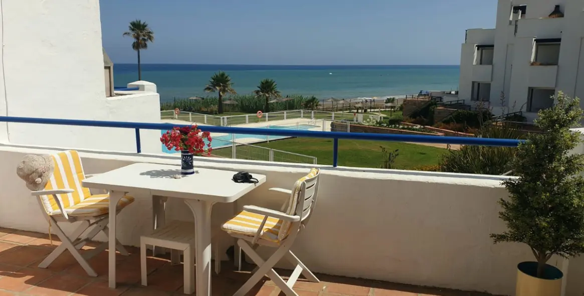 Продажа дома на две семьи в Casares Playa 16