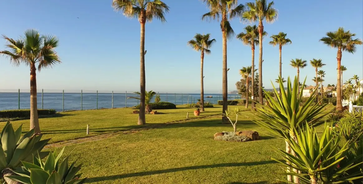 Sale of semi-detached house in Casares Playa 21