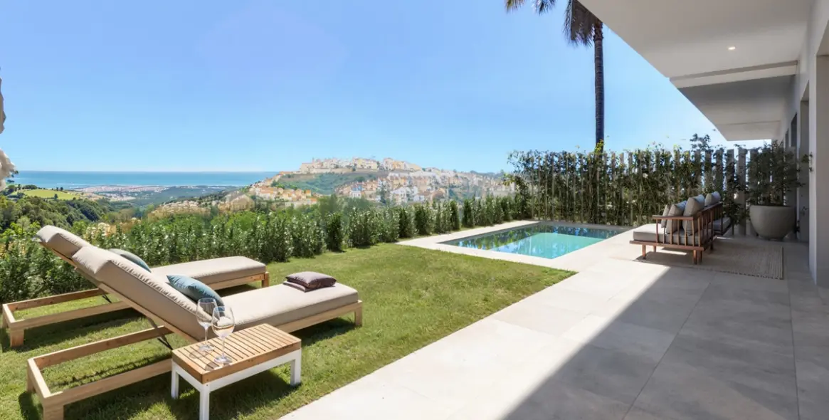 Venta de casa pareada en Casares 2