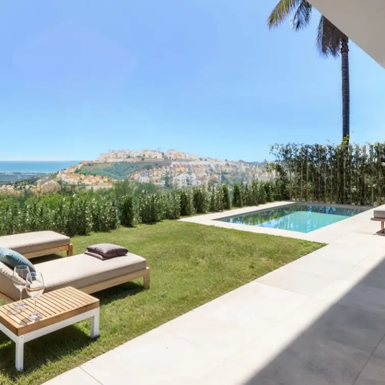 Sale of semi-detached house in Casares