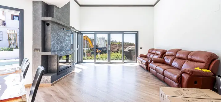 Продажа  отдельно стоящей виллы в Estepona 4