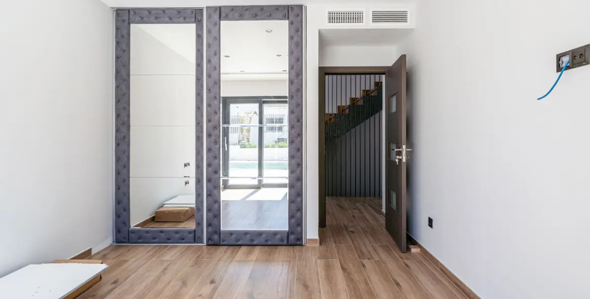 Продажа  отдельно стоящей виллы в Estepona 11