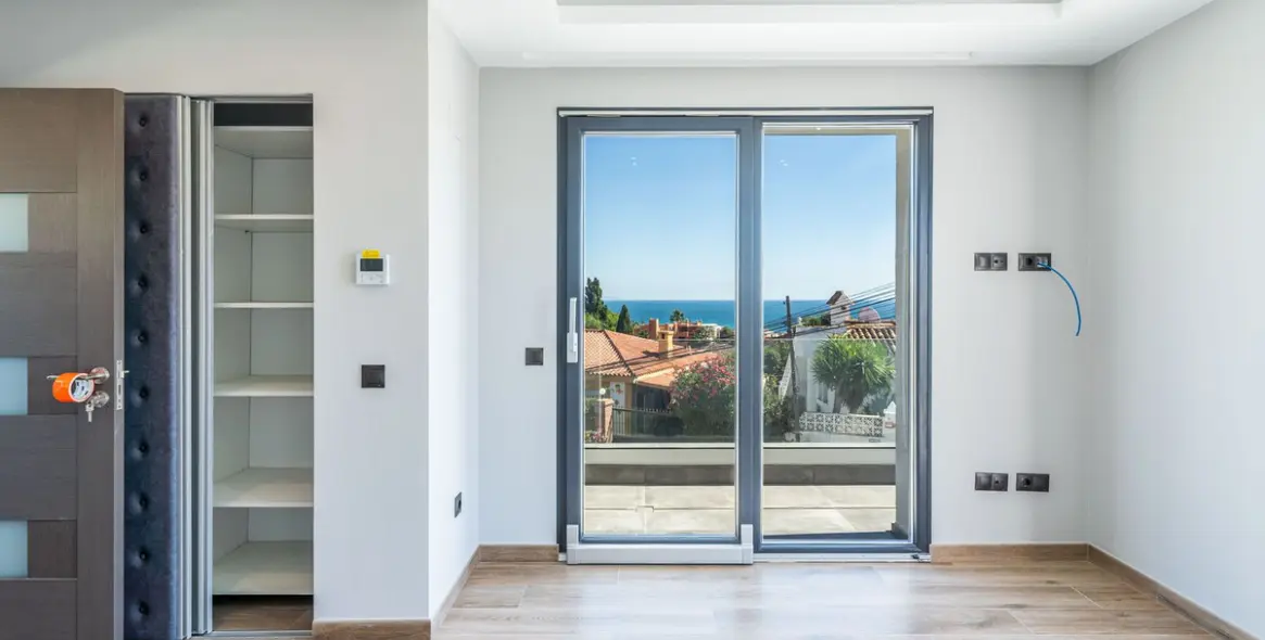 Продажа  отдельно стоящей виллы в Estepona 14