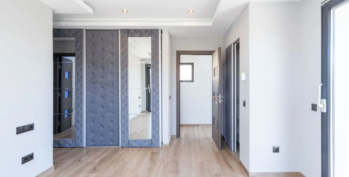 Продажа  отдельно стоящей виллы в Estepona 15