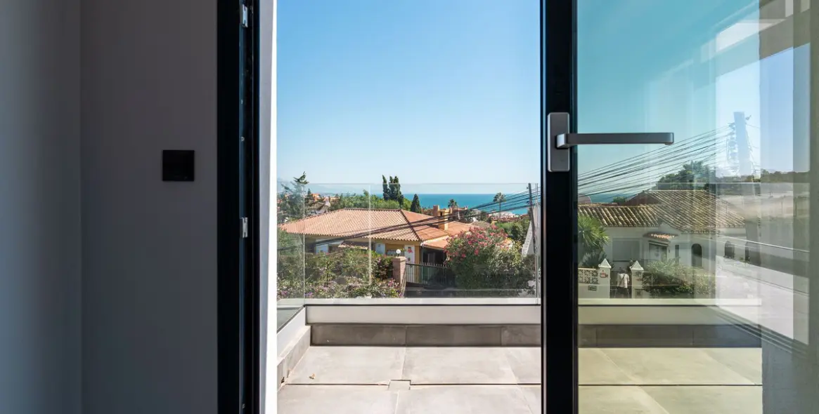 Продажа  отдельно стоящей виллы в Estepona 17