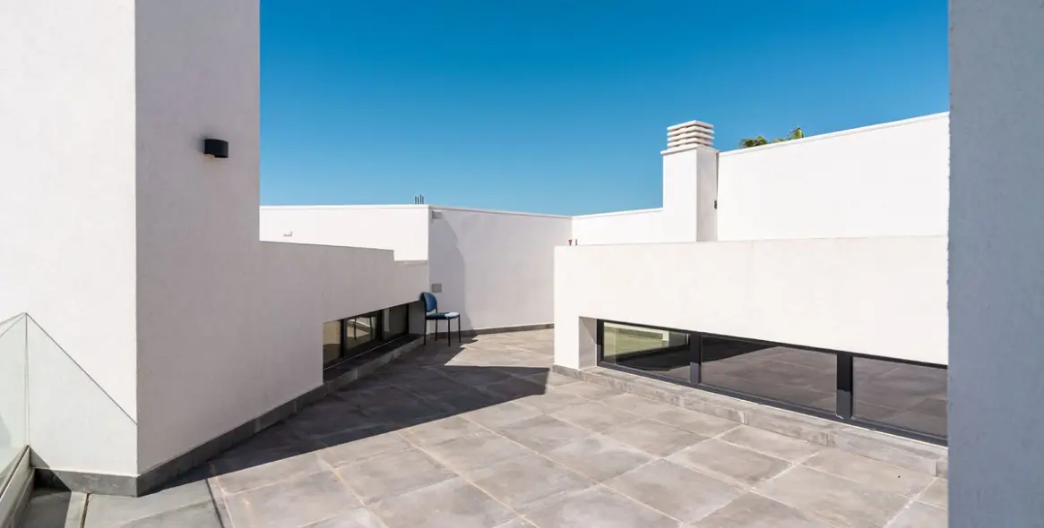 Продажа  отдельно стоящей виллы в Estepona 19