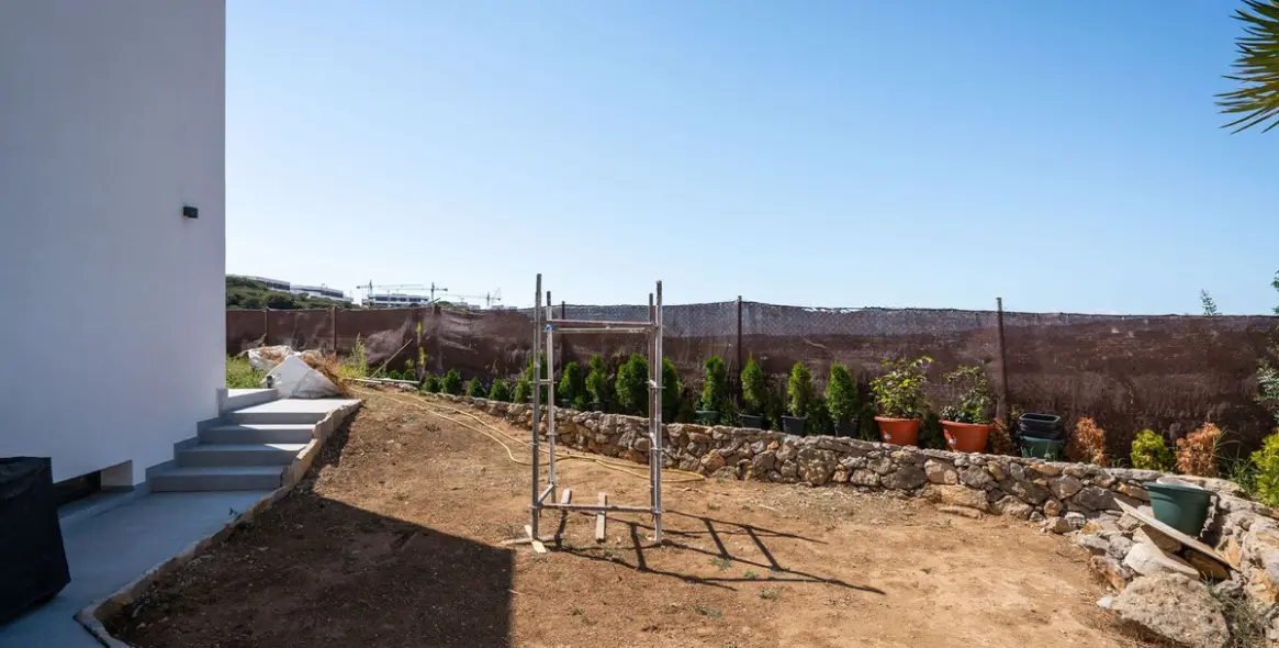 Продажа  отдельно стоящей виллы в Estepona 36