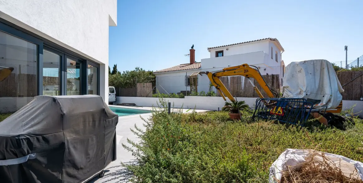 Продажа  отдельно стоящей виллы в Estepona 37