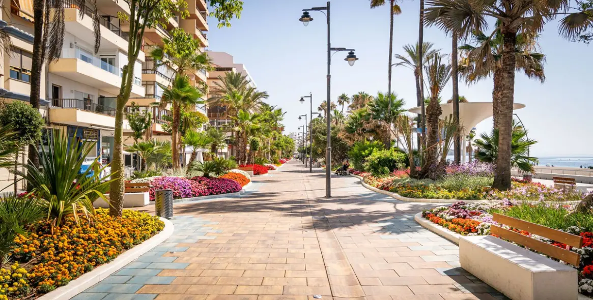 Продажа  отдельно стоящей виллы в Estepona 41