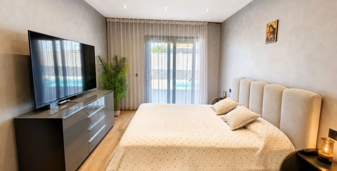 Venta de villa independiente en Estepona 9