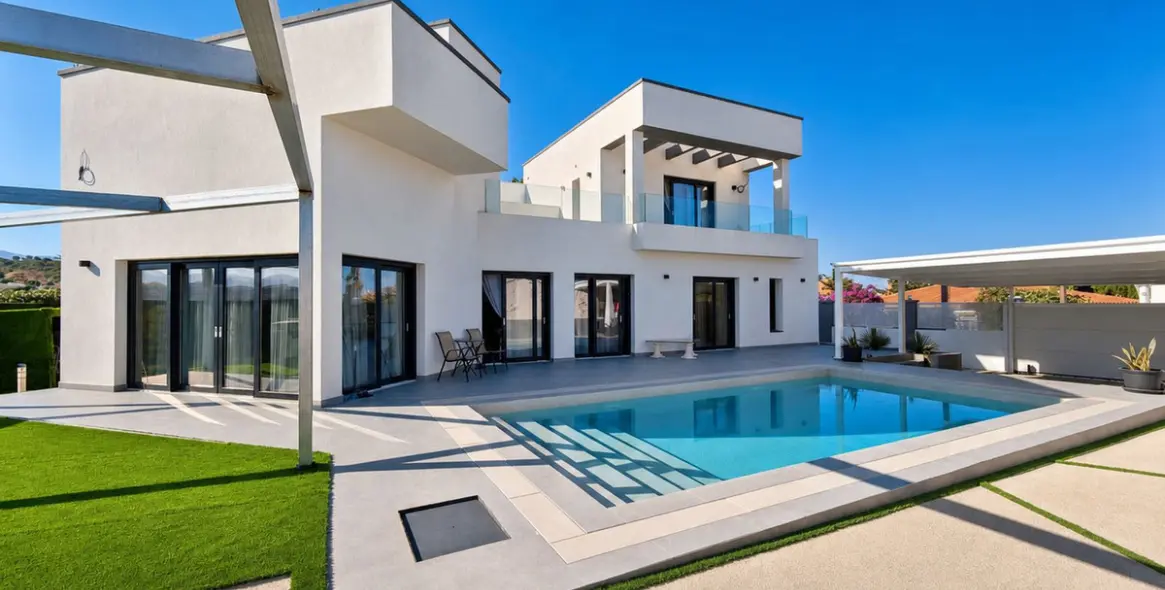 Venta de villa independiente en Estepona 18