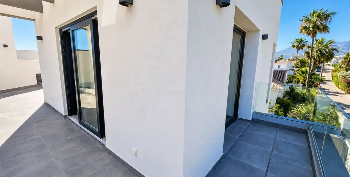 Venta de villa independiente en Estepona 28