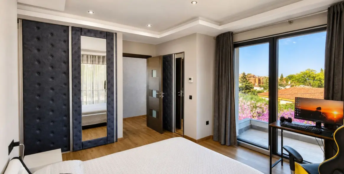 Venta de villa independiente en Estepona 42