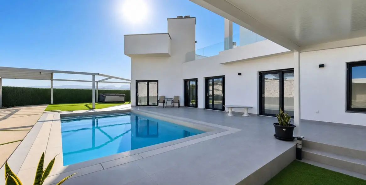 Venta de villa independiente en Estepona 58